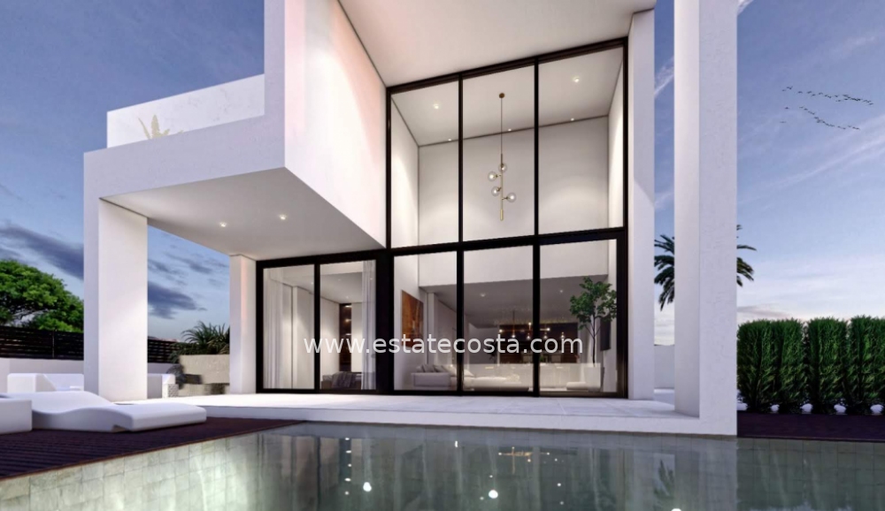 Dom-/-Willa 300m2  1km od plaży