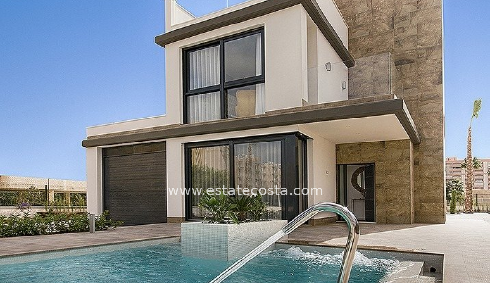 Dom-/-Willa 157m2  500m od plaży