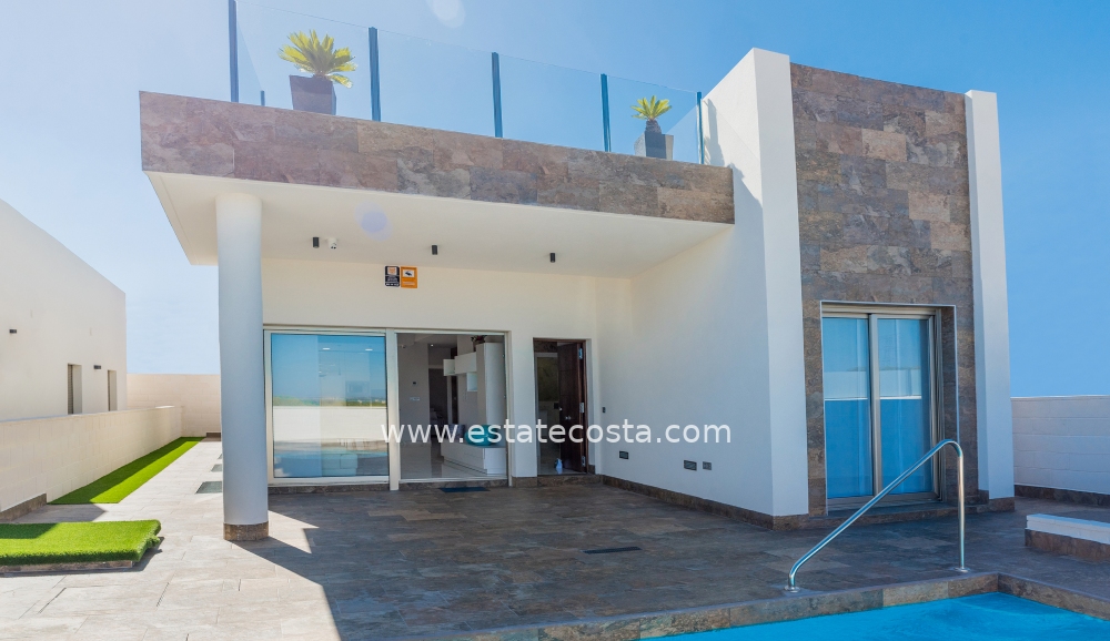 House-/-Villa 89m2  5km from the beach