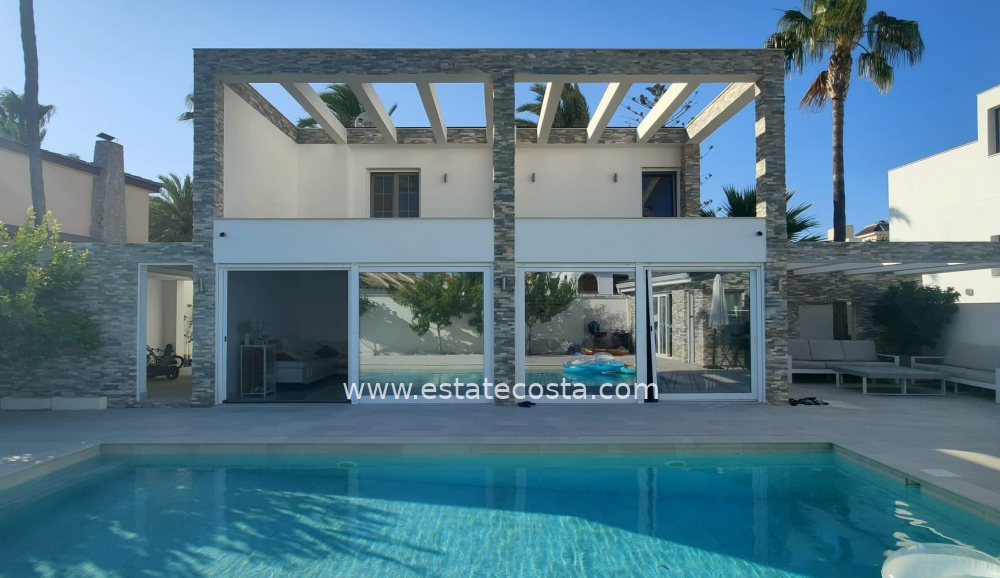 Dom-/-Willa 240m2  200m od plaży