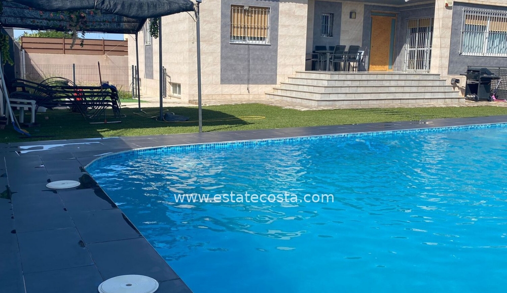 Dom-/-Willa 100m2  5km od plaży