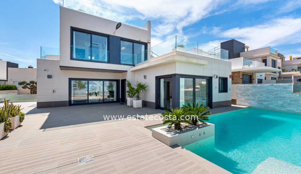 Chalet-/-Villa 318m2 San Miguel de Salinas 5km de la playa