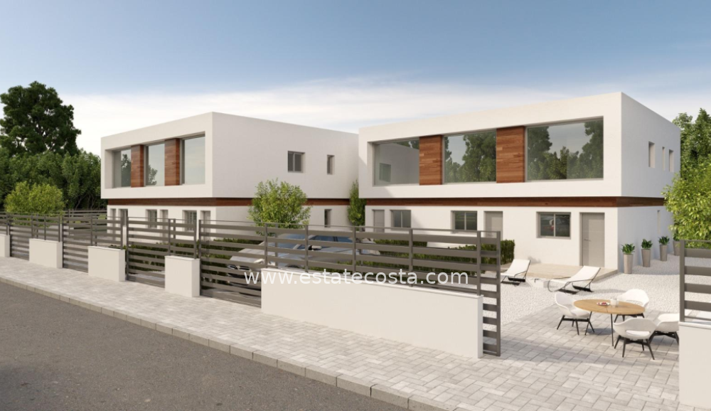 Szeregowiec 93m2  5km od plaży