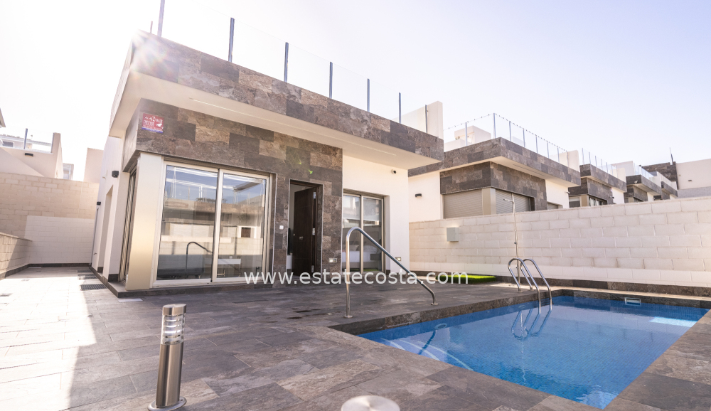 Dom-/-Willa 162m2  5km od plaży