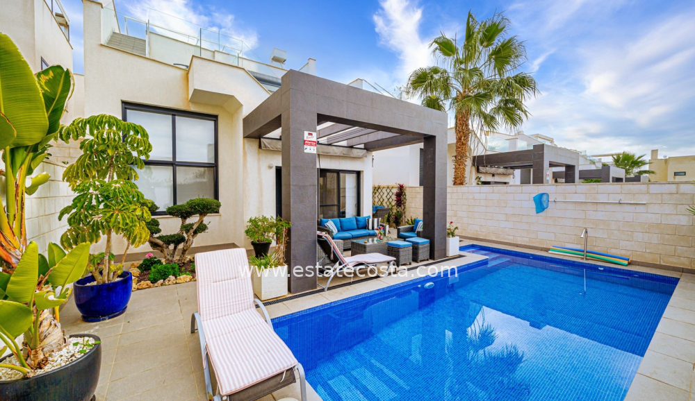 Dom-/-Willa 120m2  5km od plaży