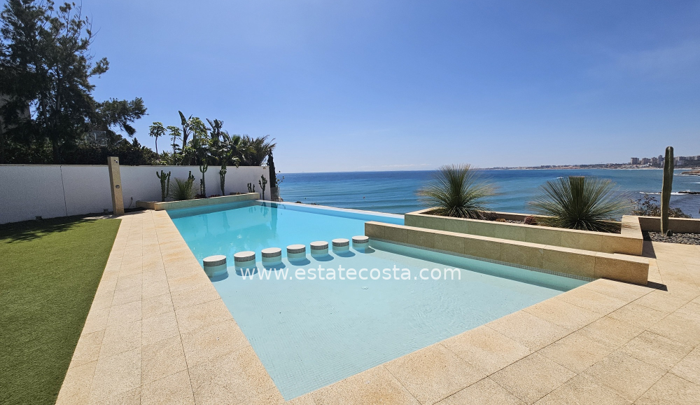 Dom-/-Willa 479m2  100m od plaży