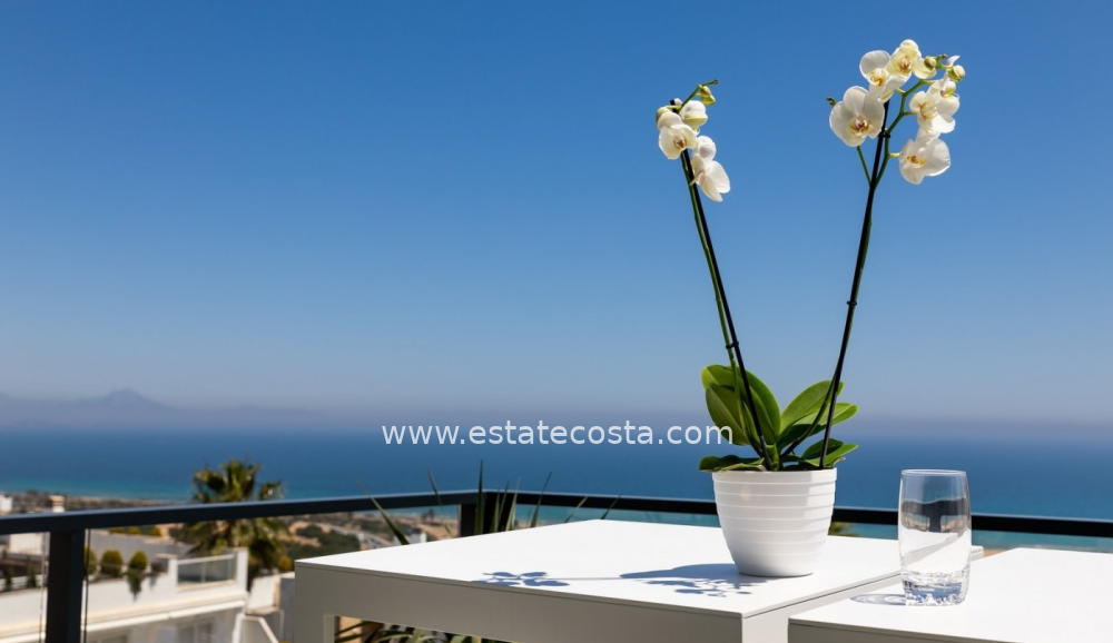 Apartament 97m2  900m od plaży