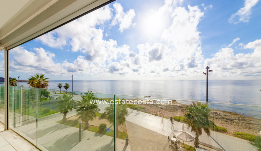 Apartment 198m2  100m from the beach