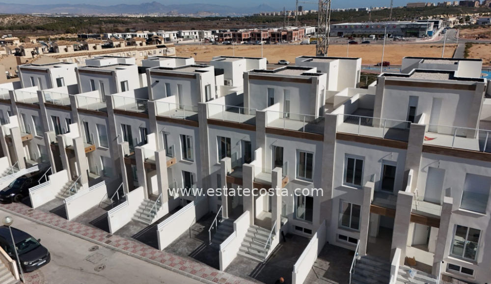 Szeregowiec 147m2  3km od plaży