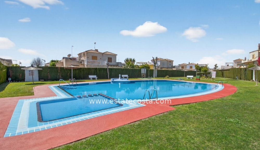 Bliźniak 87m2  2km od plaży