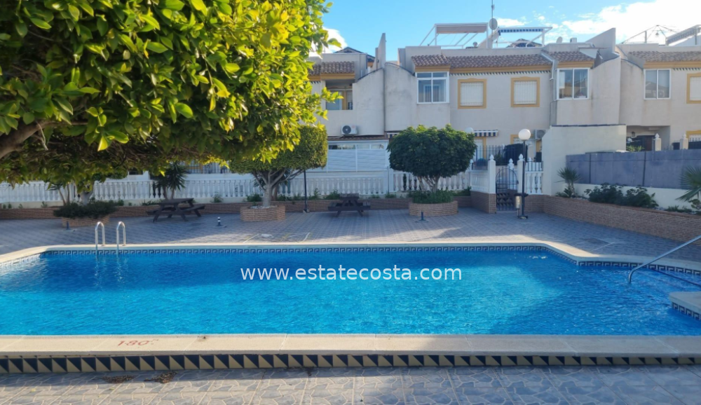 Ground-floor-bungalow 56m2  3km from the beach