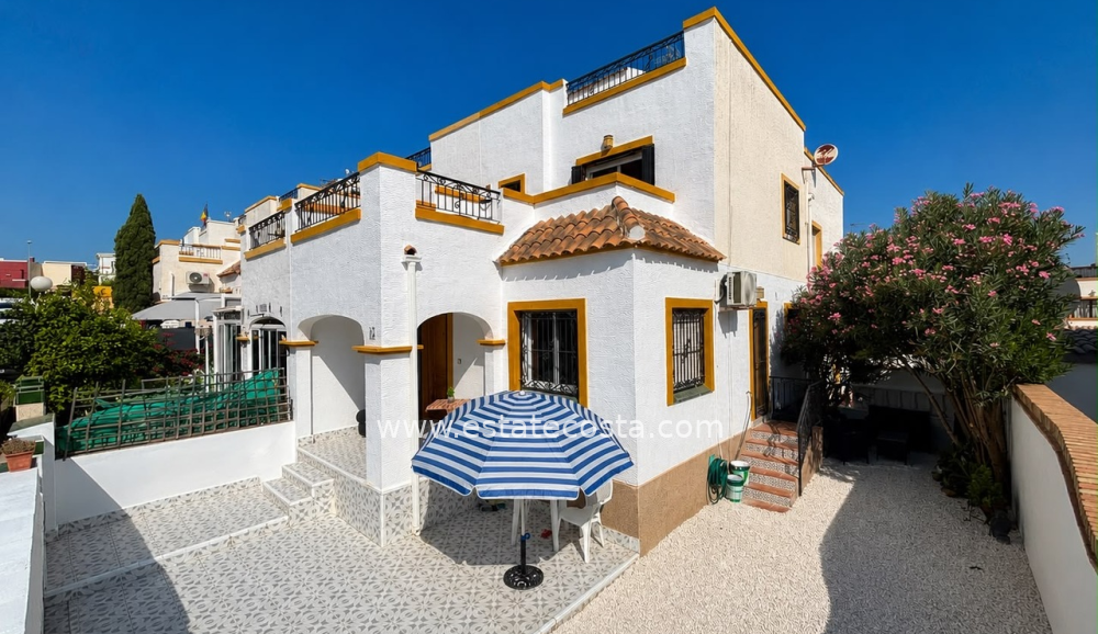 Semidetached-villa 80m2  4km from the beach