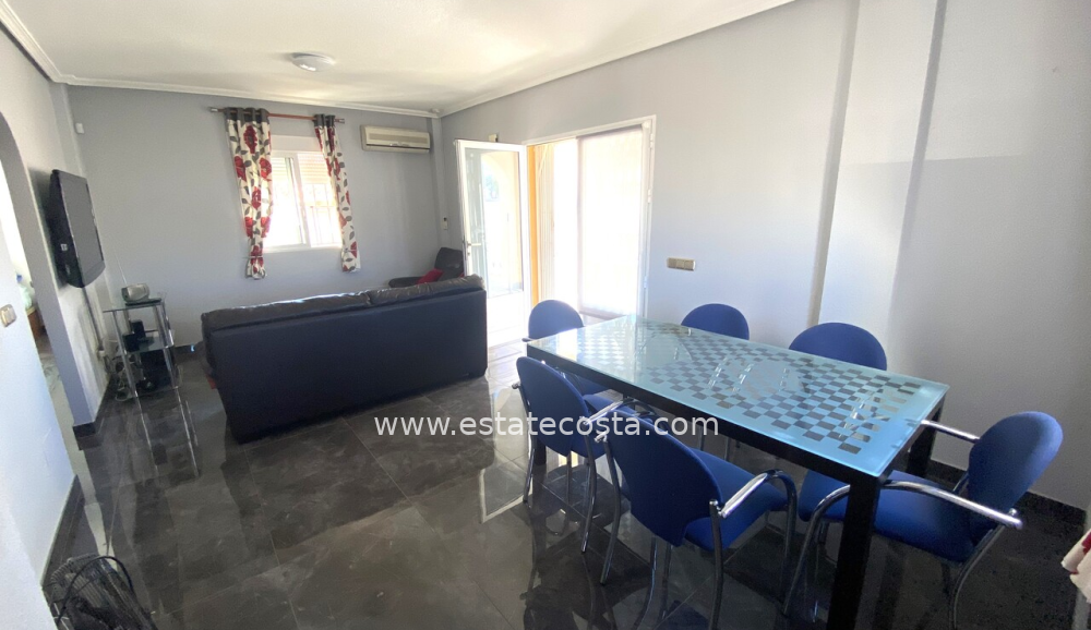 Dom / Willa