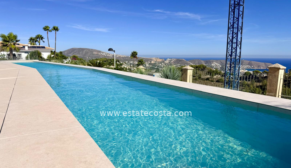 Chalet-/-Villa 568m2  4 km de la playa
